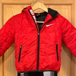 Nike Red Kids Puffer Jacket with Hood and Zip Pockets Sz 5